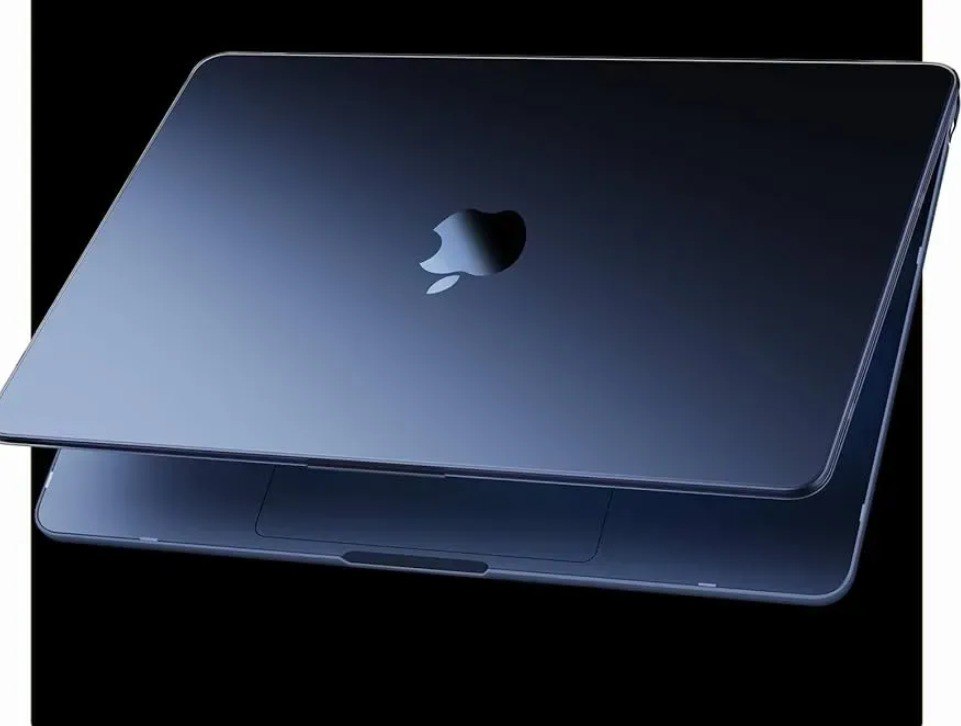 Apple MacBook Air 15 A2941 / Apple M2 / 8 GB RAM / 512GB SSD