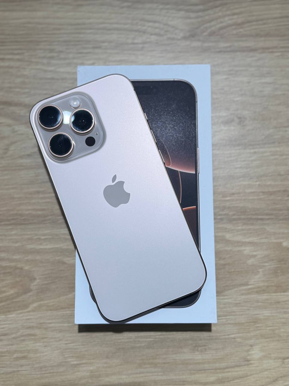 iPhone 16 Pro 256GB Desert Titanium